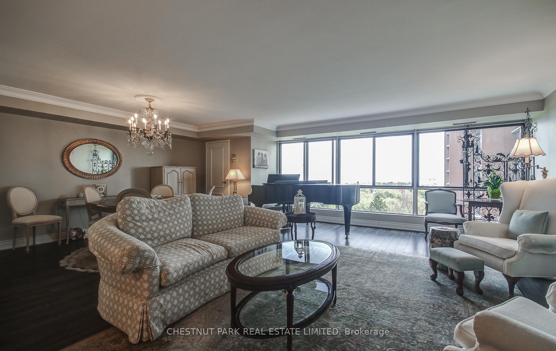 2 Bedrooms Condo at 1400 Dixie, Mississauga For sale