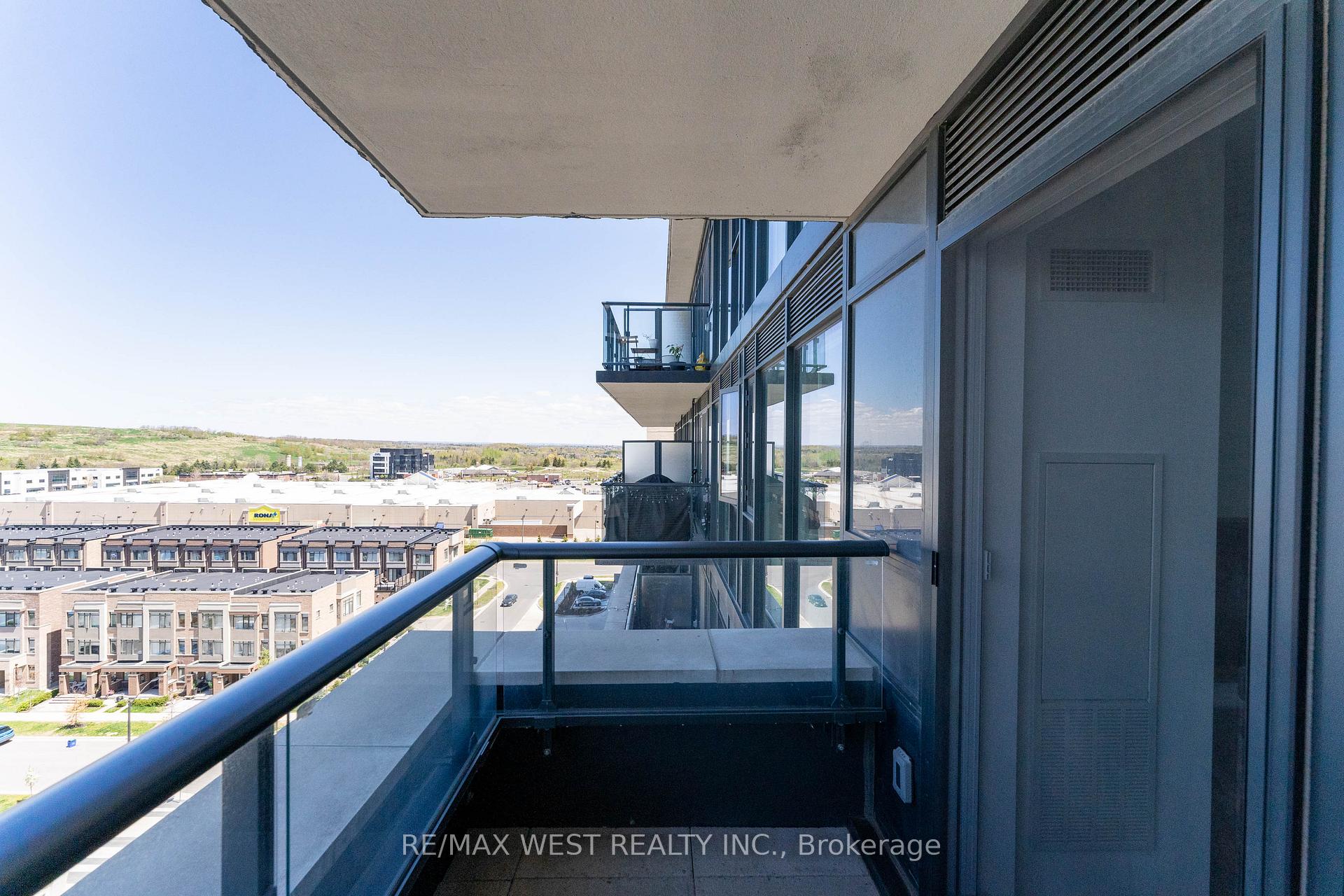 1 Bedroom Condo at 100 Eagle Rock, Vaughan For sale