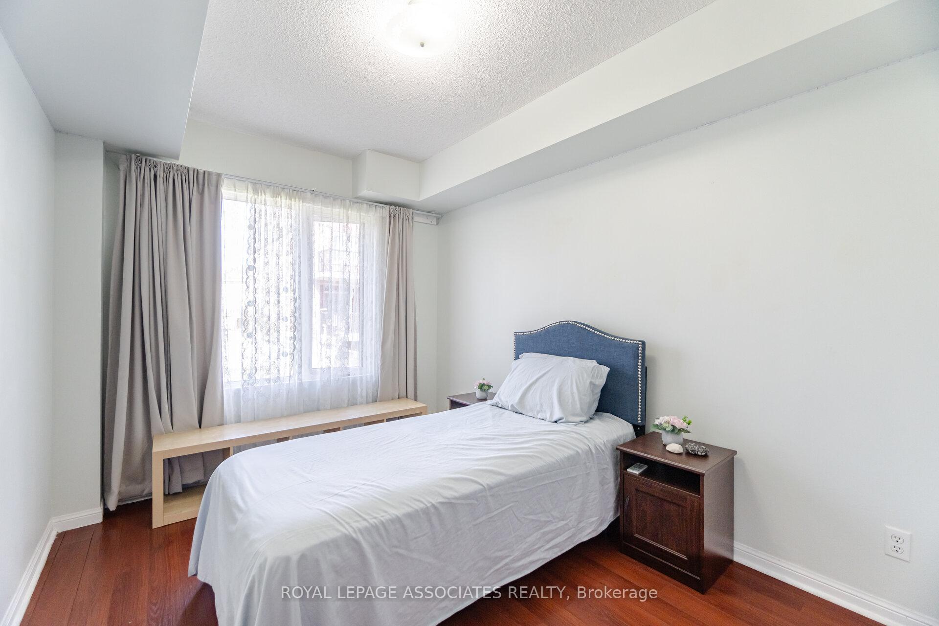 3 Bedrooms Condo at 3043 Finch, Toronto For sale