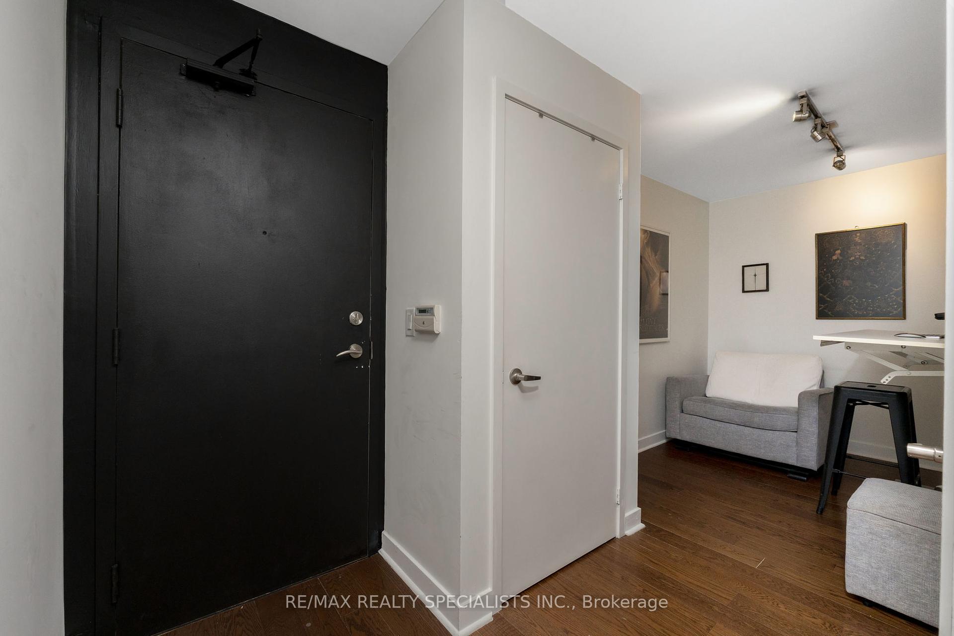 2 Bedrooms Condo at 320 Richmond, Toronto For sale