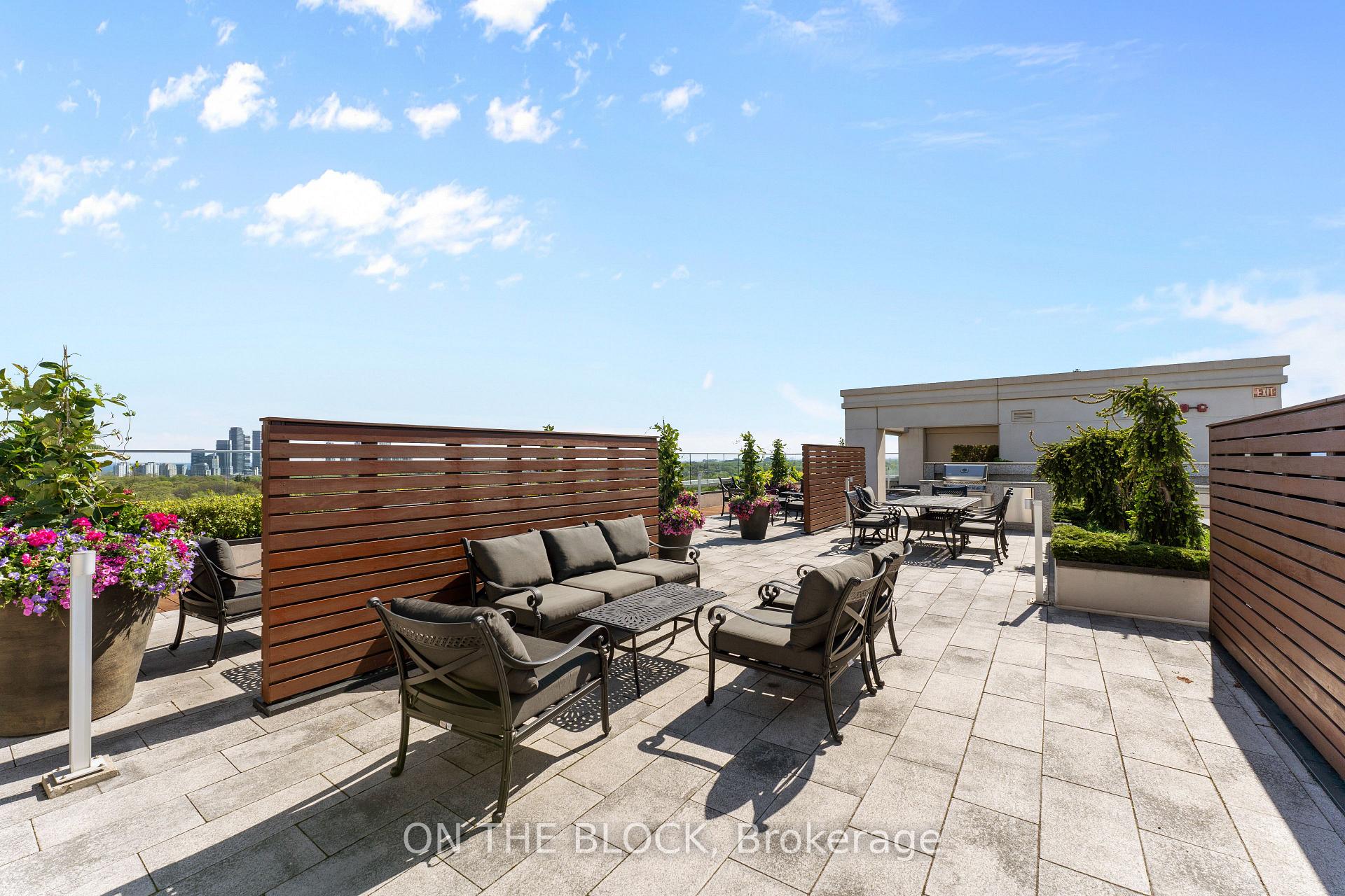 2 Bedrooms Condo at 1 Old Mill, Toronto For sale