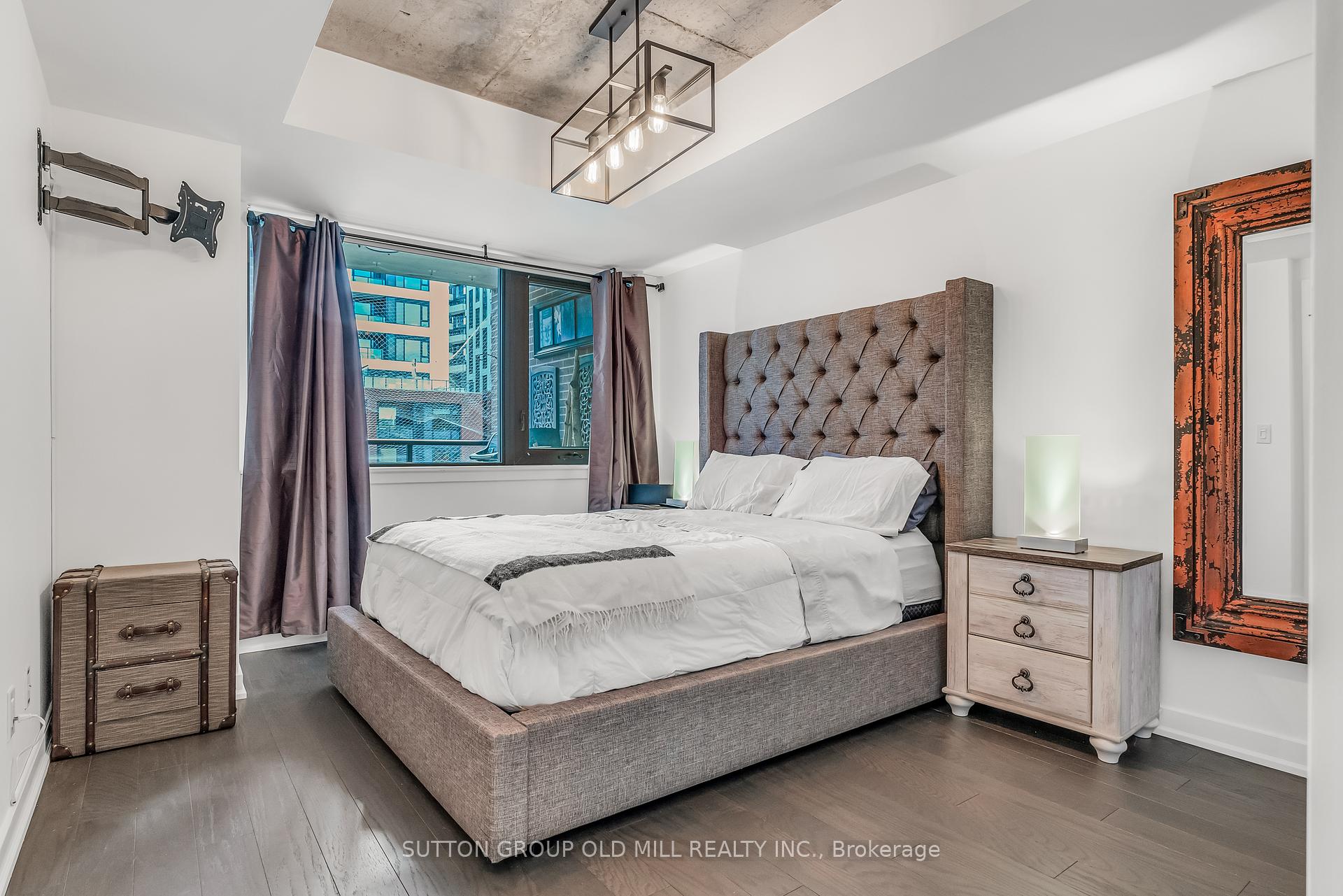 2 Bedrooms Condo at 400 Wellington, Toronto For sale