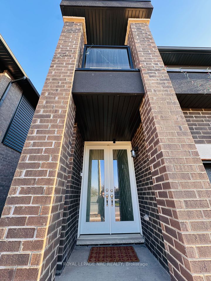 105 Laugher Avenue, Welland, ON L3B 0N6