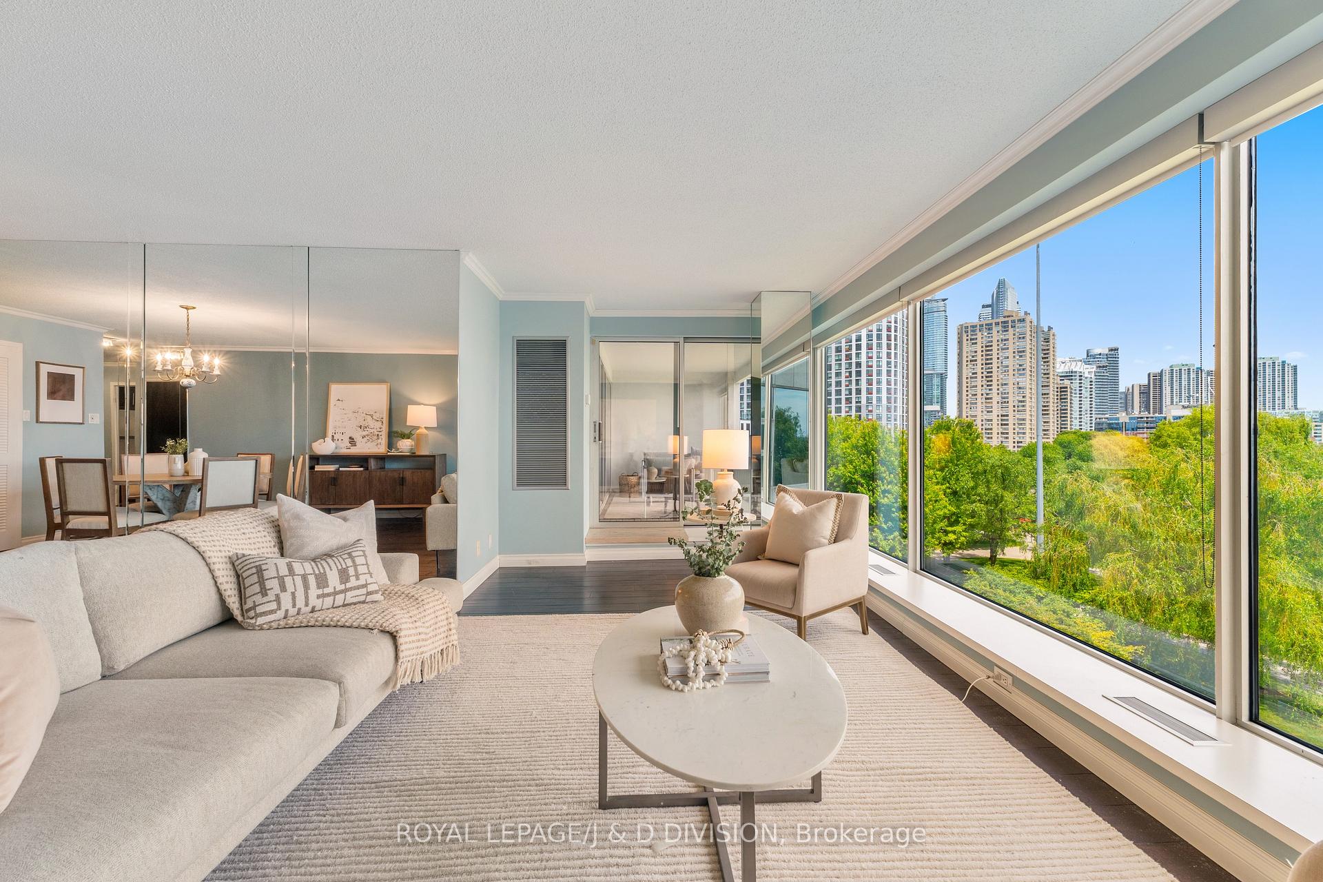 2 Bedrooms Condo at 401 Queens, Toronto For sale