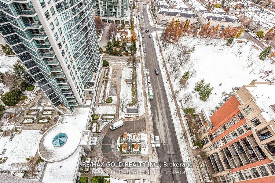 2 Bedrooms Condo at 30 Harrison Garden, Toronto For sale