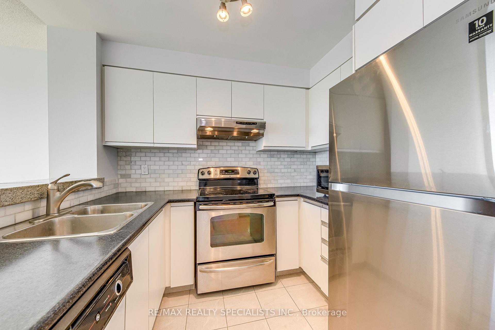 2 Bedrooms Condo at 2177 Burnhamthorpe, Mississauga For sale