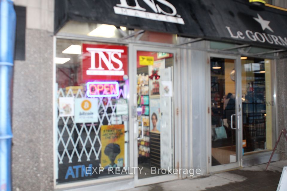148 Spadina