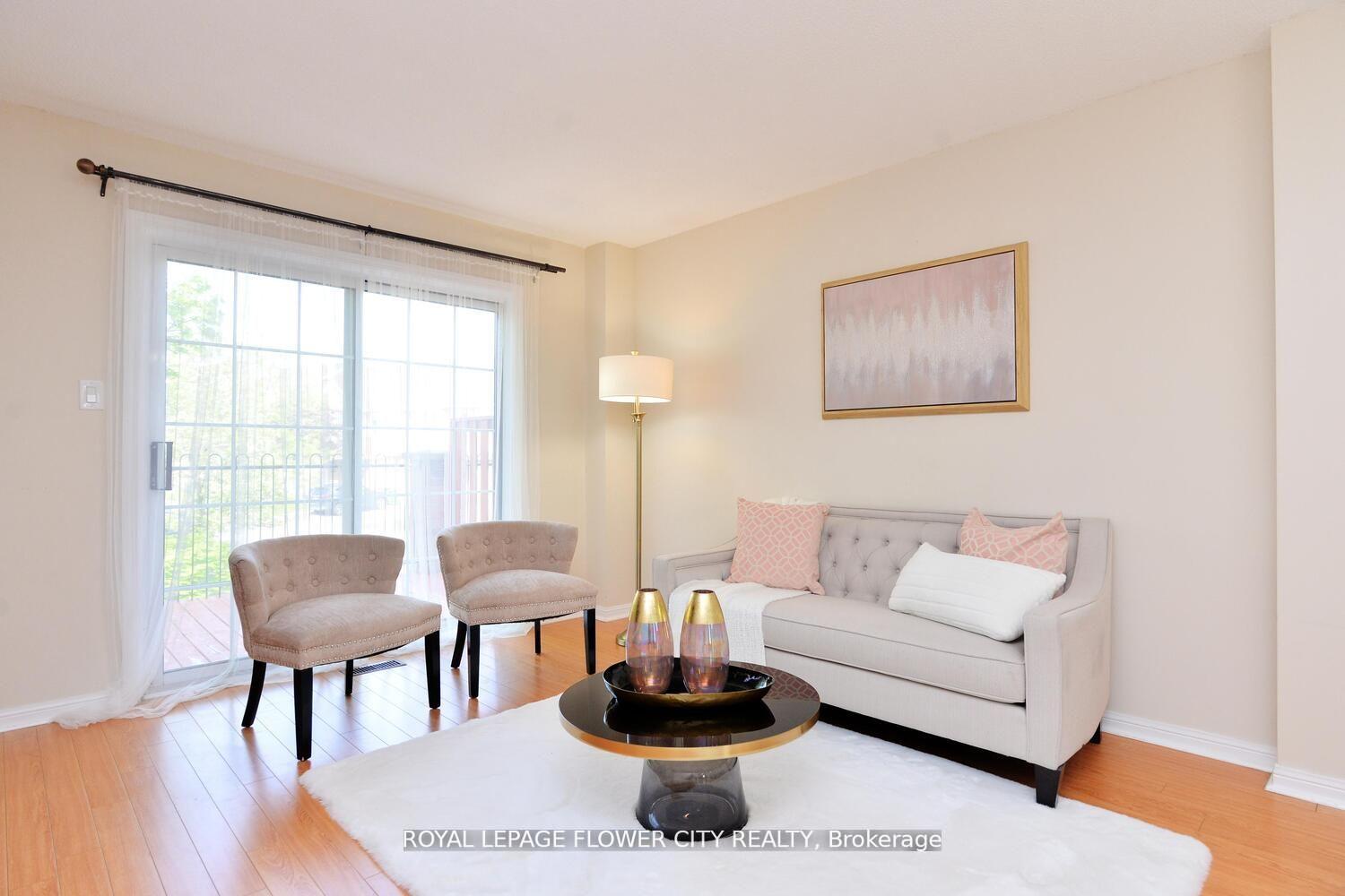 3 Bedrooms Condo at 4950 Rathkeale,  Mississauga For sale