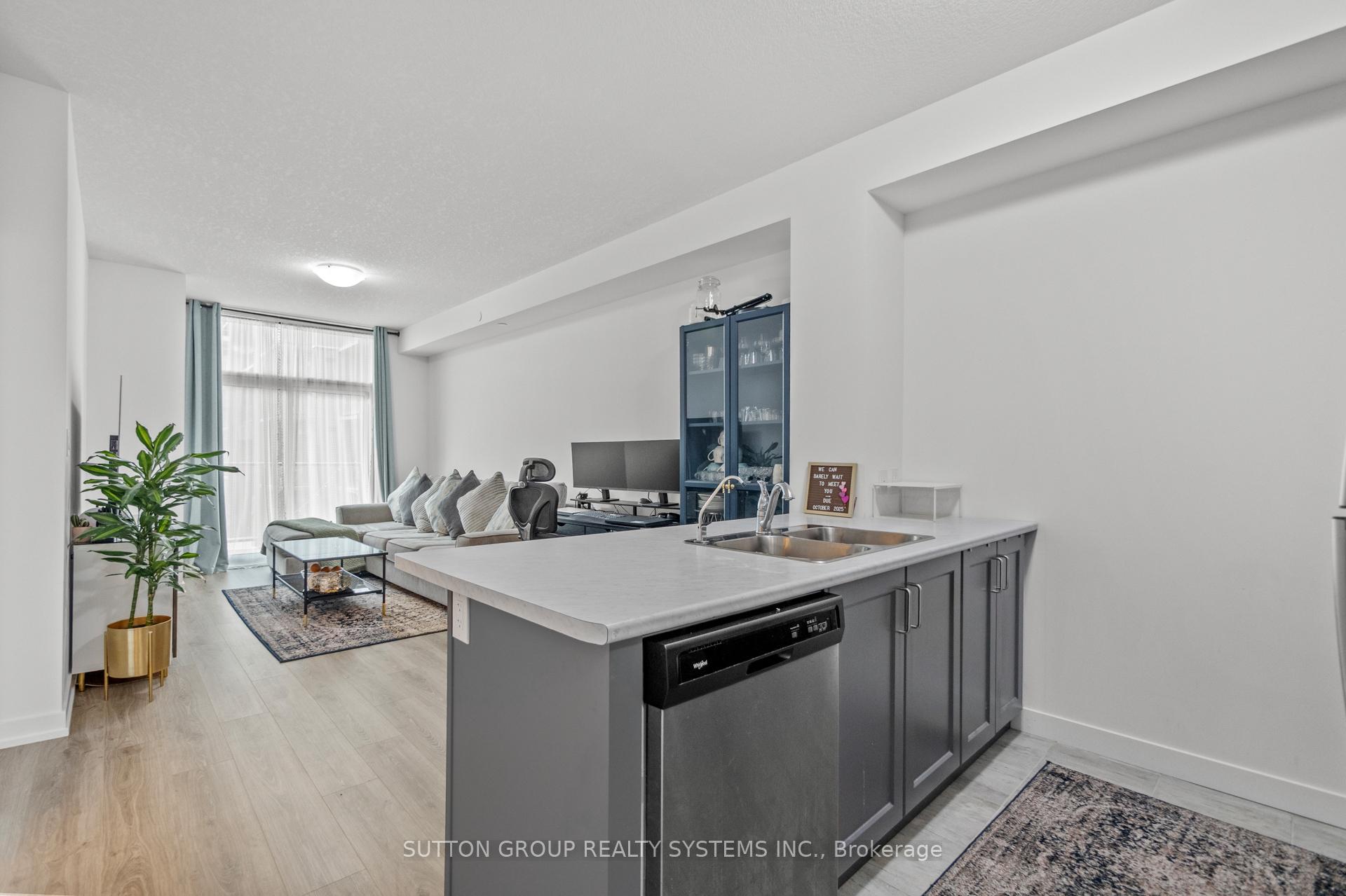 2 Bedrooms Condo at 460 Dundas, Hamilton For sale