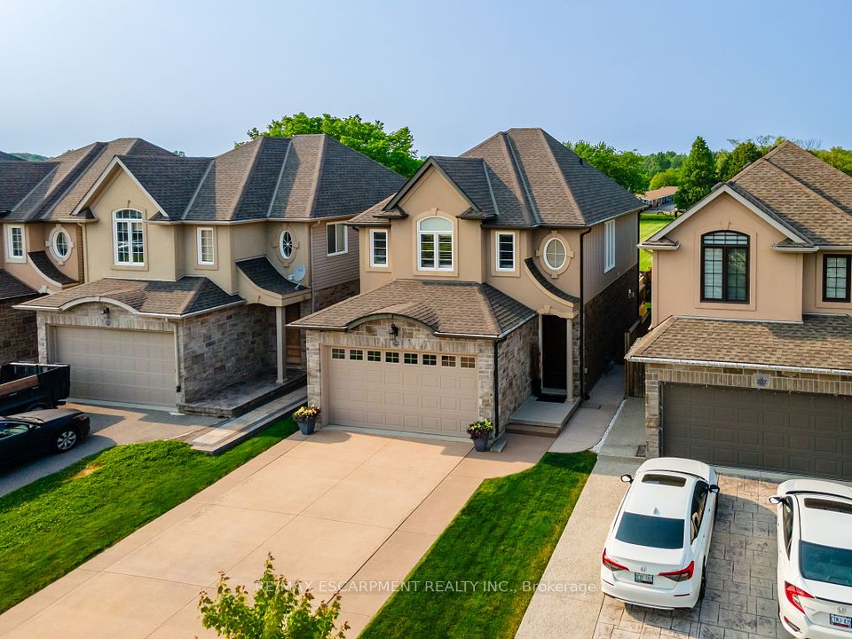8673 Jennifer Crescent, Niagara Falls, ON L2H 0J1