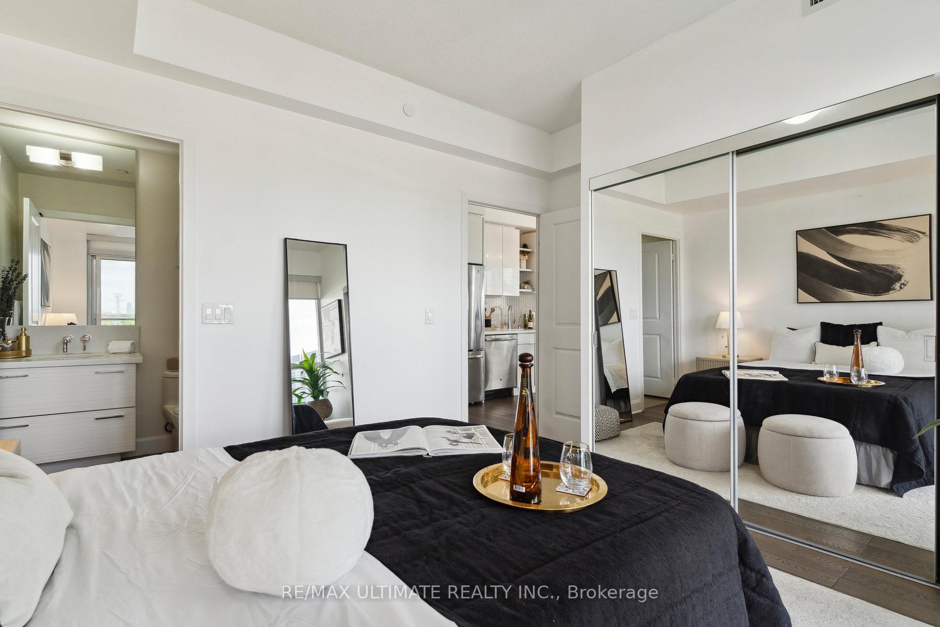 2 Bedrooms Condo at 33 Shore Breeze, Toronto For sale