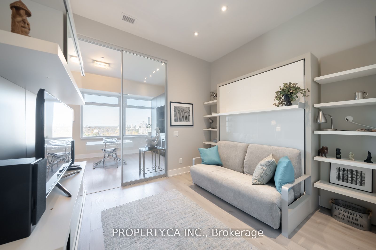111 St Clair Avenue W, #1728