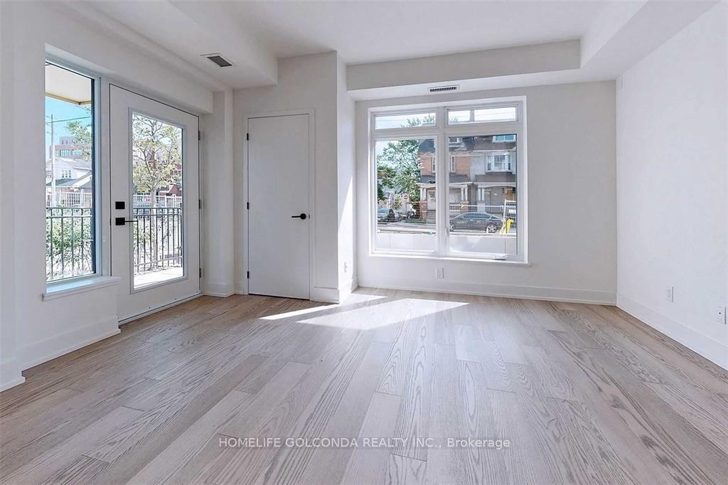 3 Bedrooms Condo at 100 River, Toronto For sale