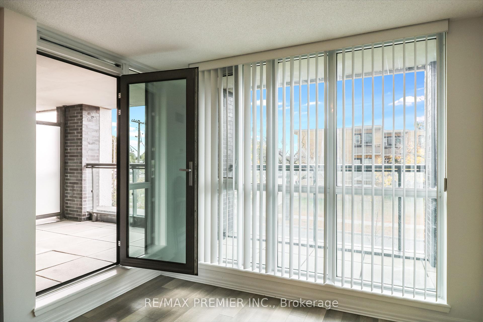 2 Bedrooms Condo at 80 Esther Lorrie, Toronto For sale