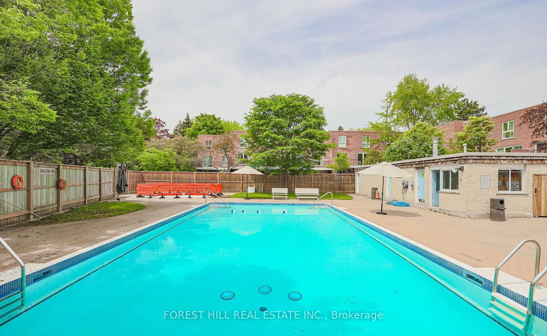 4 Bedrooms Condo at 33 Proudbank Millway, Toronto For sale