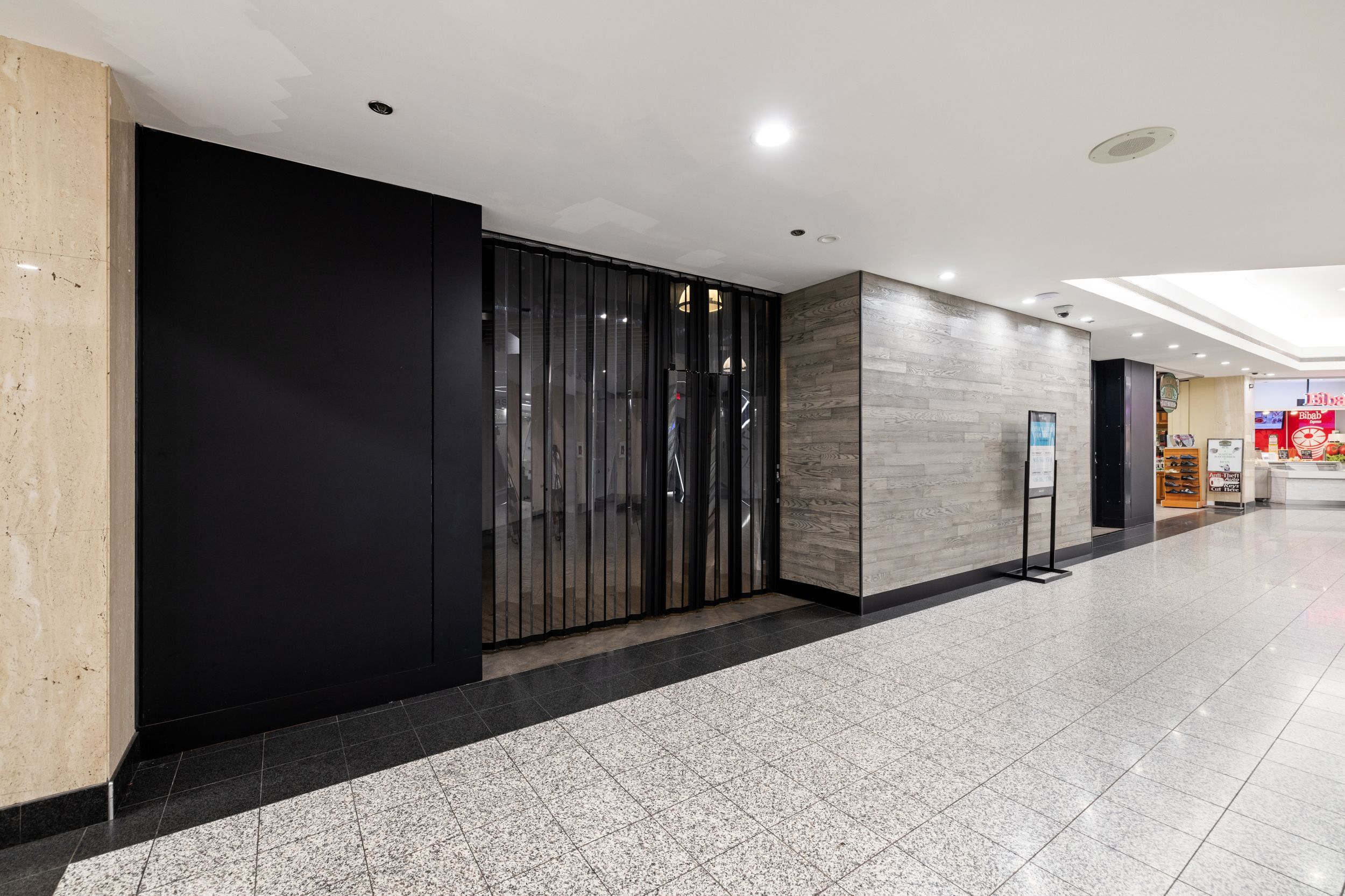 3300 Bloor Street Toronto W08 Ontario M8X 2W8
