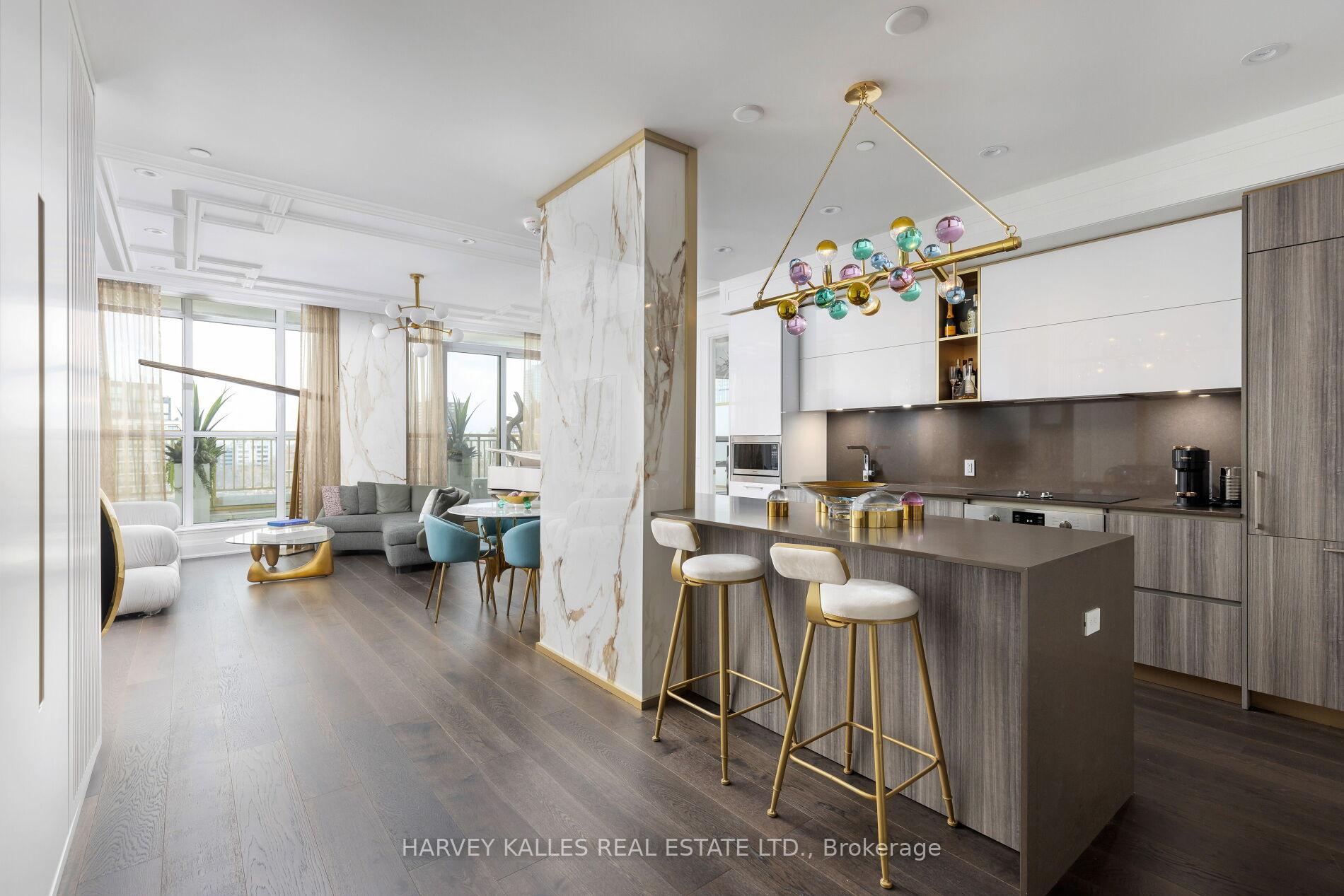151 Avenue Road 805