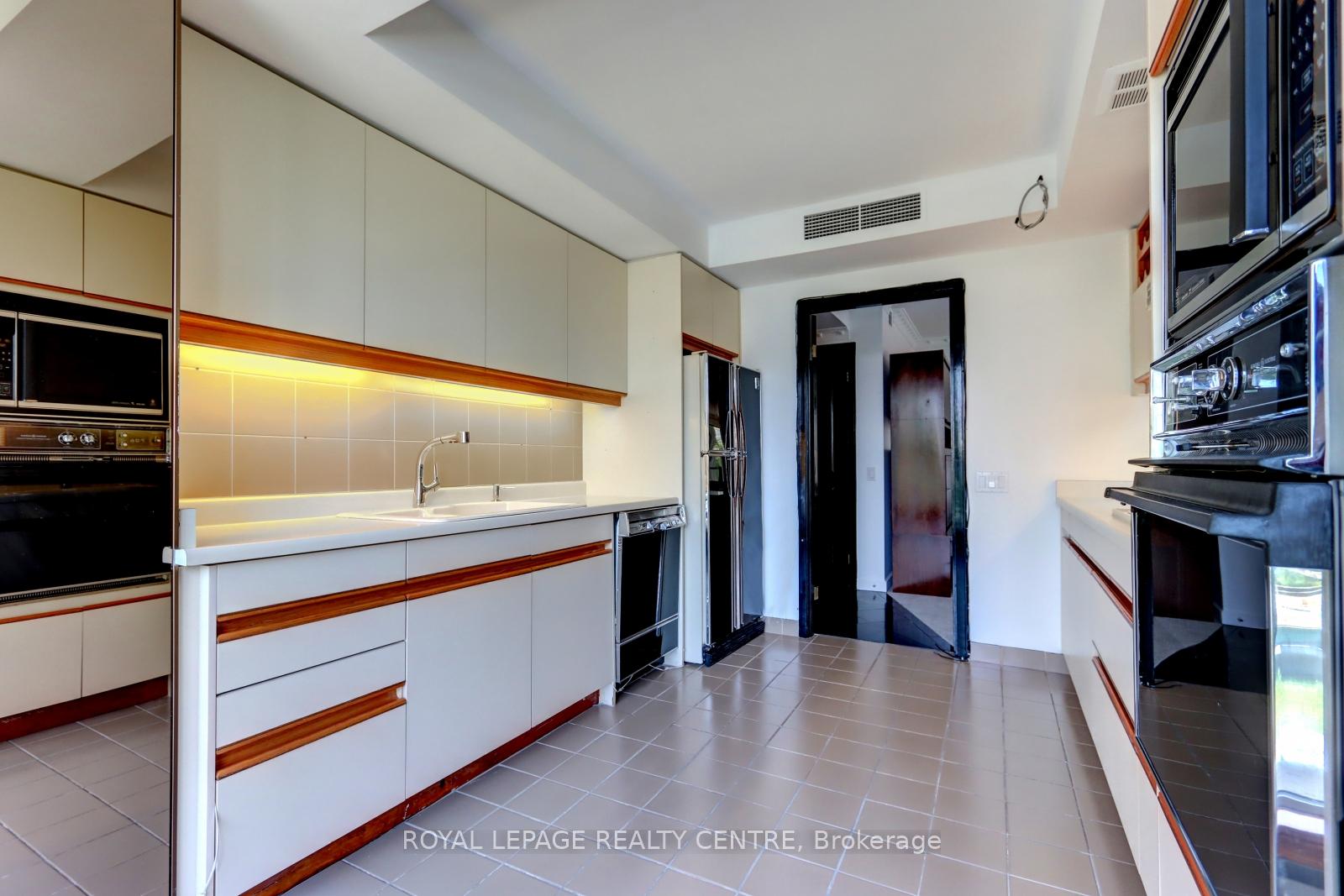 1 Bedroom Condo at 480 Queens Quay W, Toronto For sale