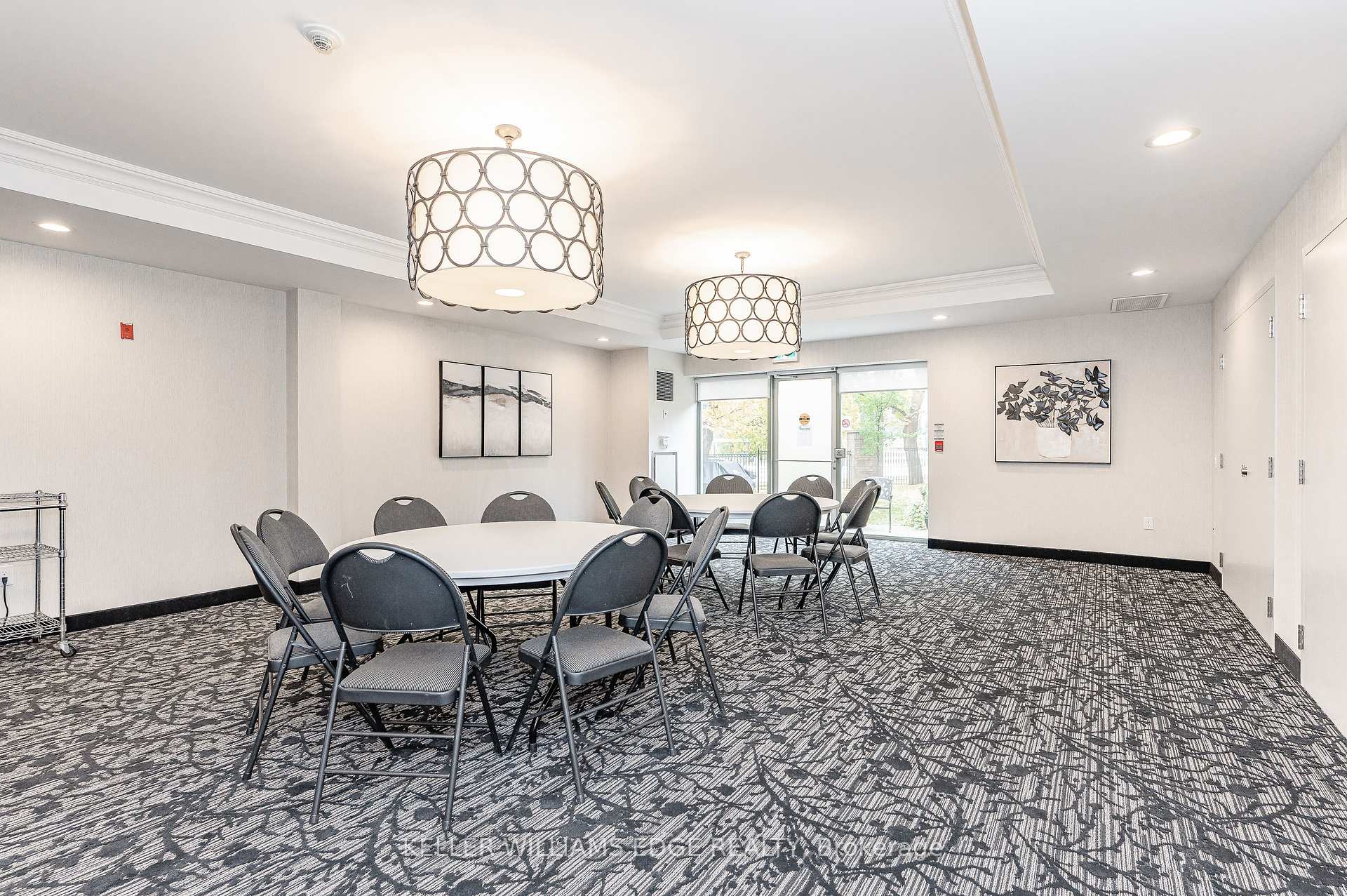 2 Bedrooms Condo at 2085 Amherst Heights,  Burlington For sale