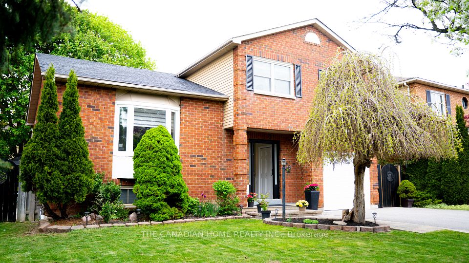 130 William Stephenson Drive, Whitby, ON L1N 8V1