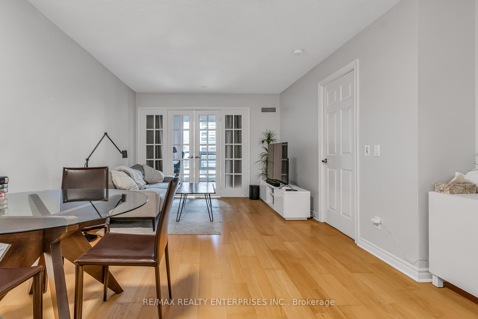 2 Bedrooms Condo at 763 Bay, Toronto For sale