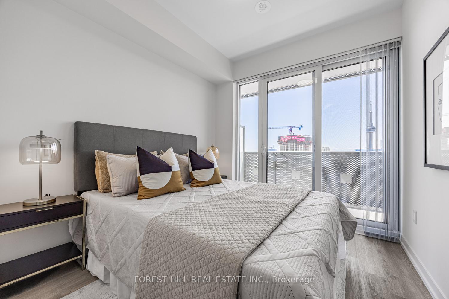 3 Bedrooms Condo at 55 Cooper, Toronto For sale