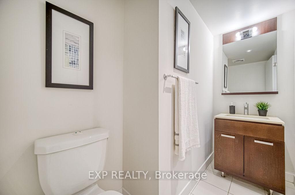 2 Bedrooms Condo at 295 Adelaide, Toronto For sale
