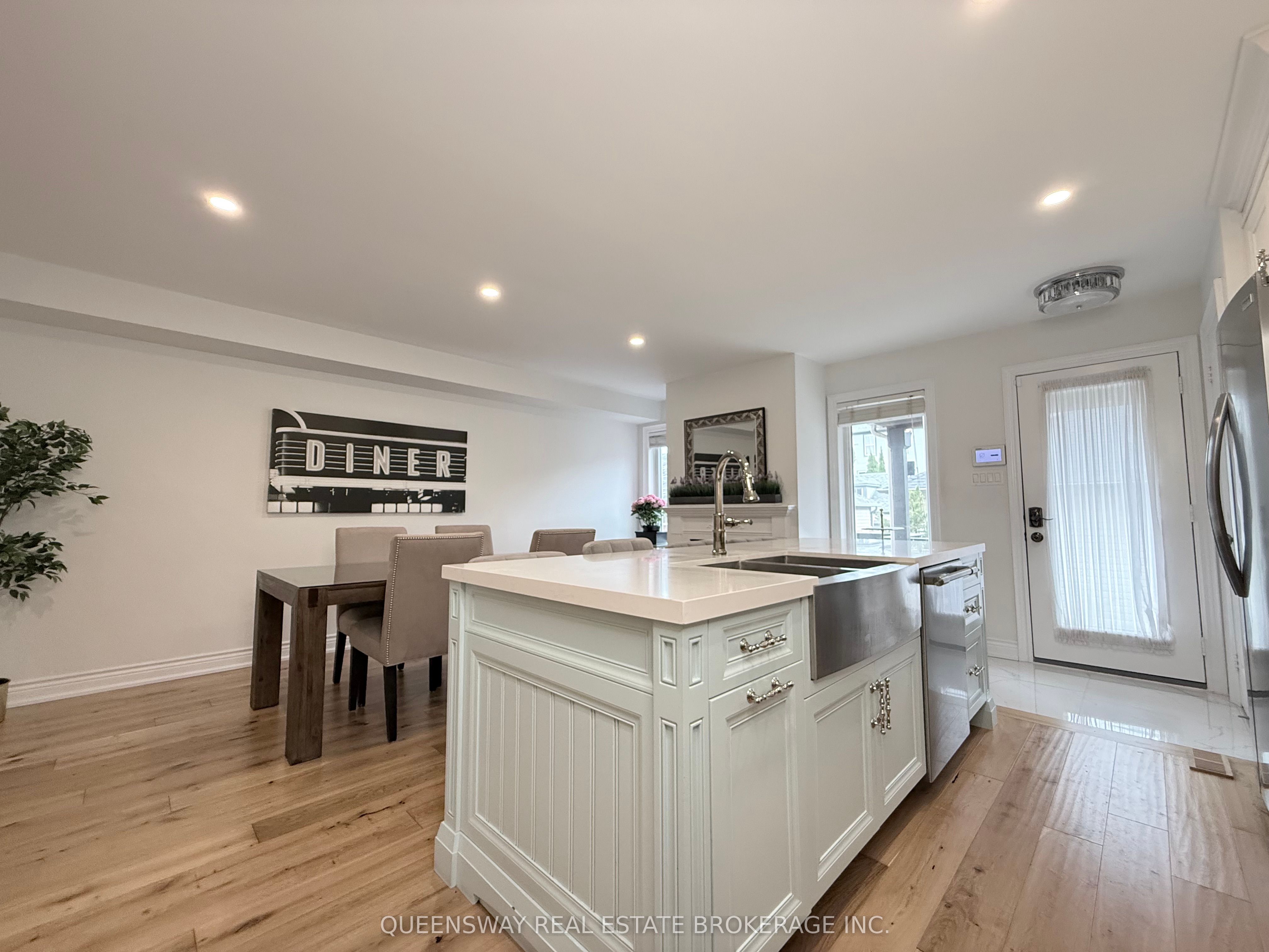 82 Roxton Road