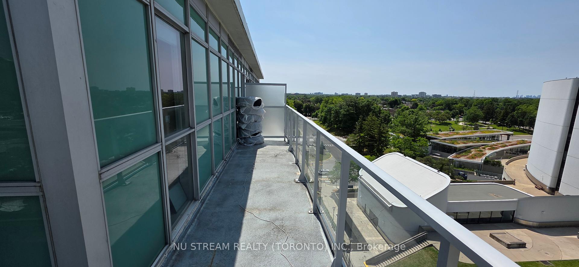 1 Bedroom Condo at 60 Town Centre, Toronto For sale