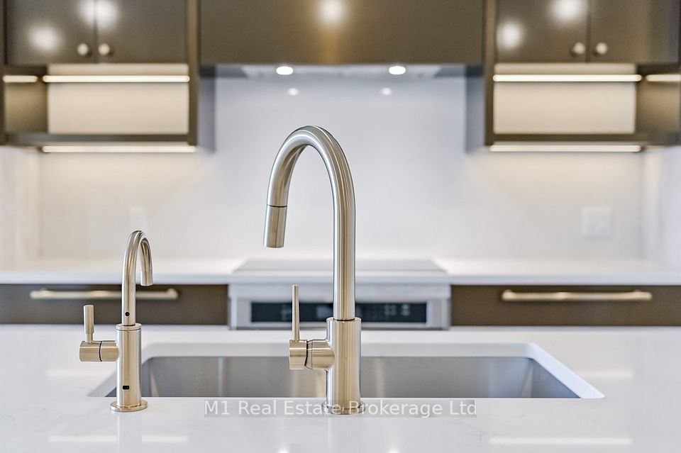 6523 Wellington 7 Road 402