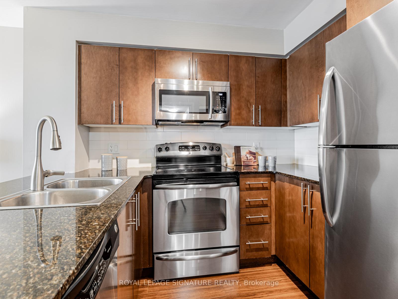 2 Bedrooms Condo at 2191 Yonge, Toronto For sale