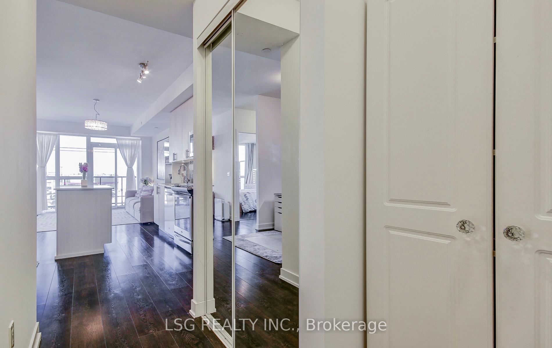 2 Bedrooms Condo at 4655 Glen Erin,  Mississauga For sale