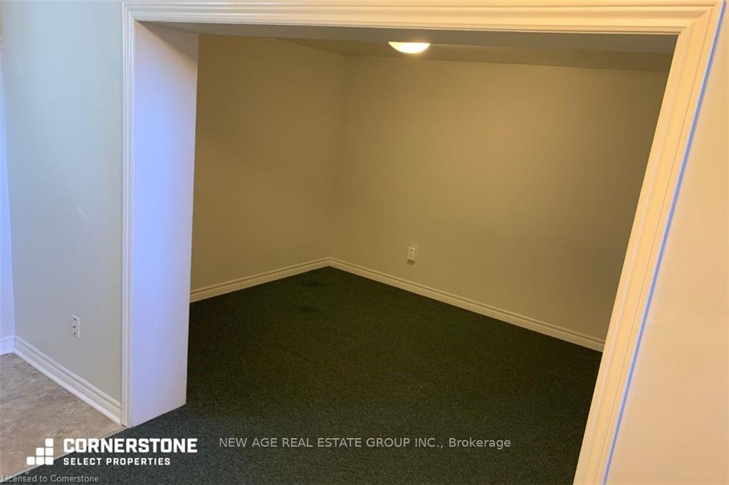 3 Bedrooms Condo at 40 SUMMERCREST, Hamilton For sale