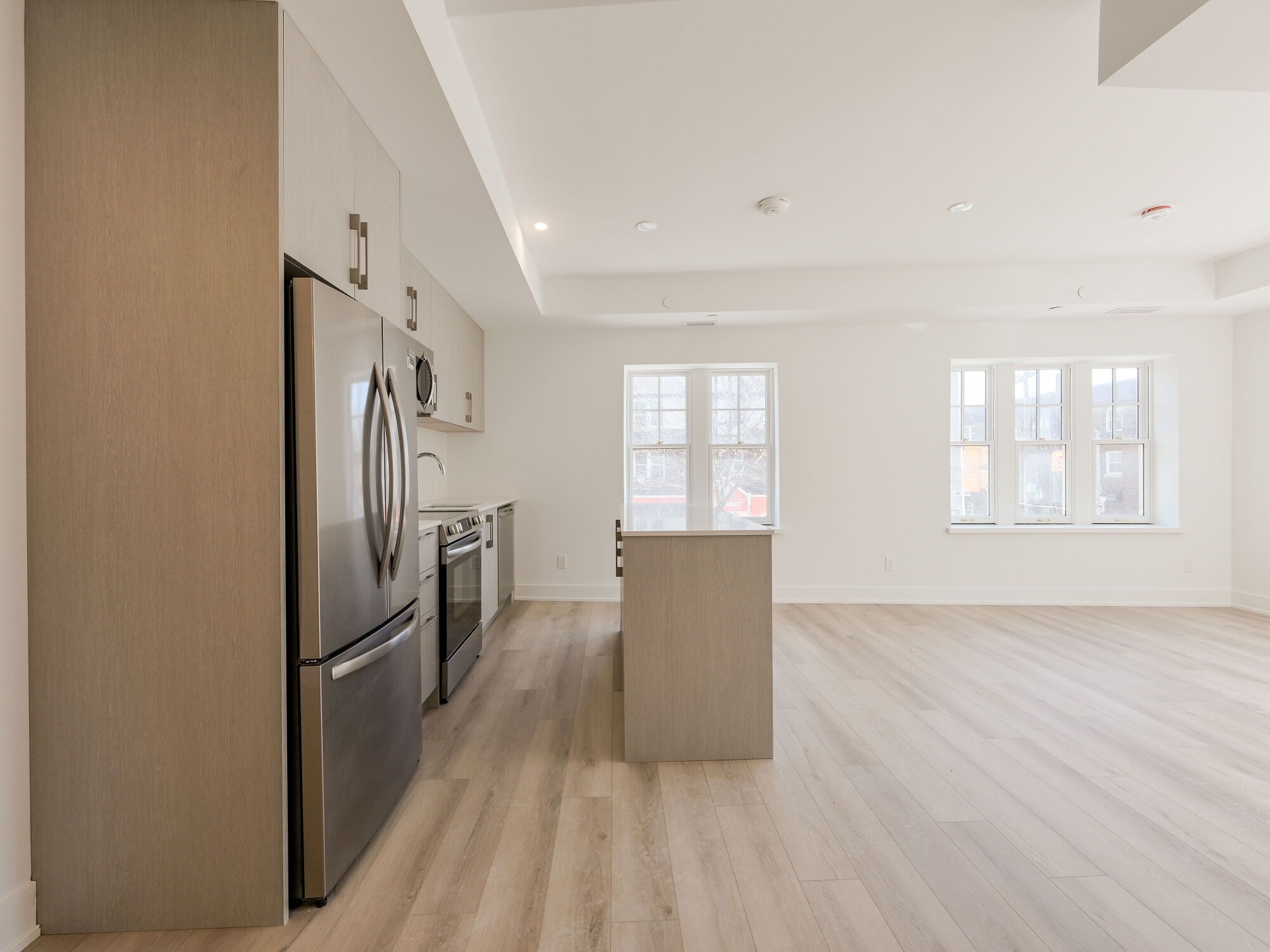 8 Manor Road E 204