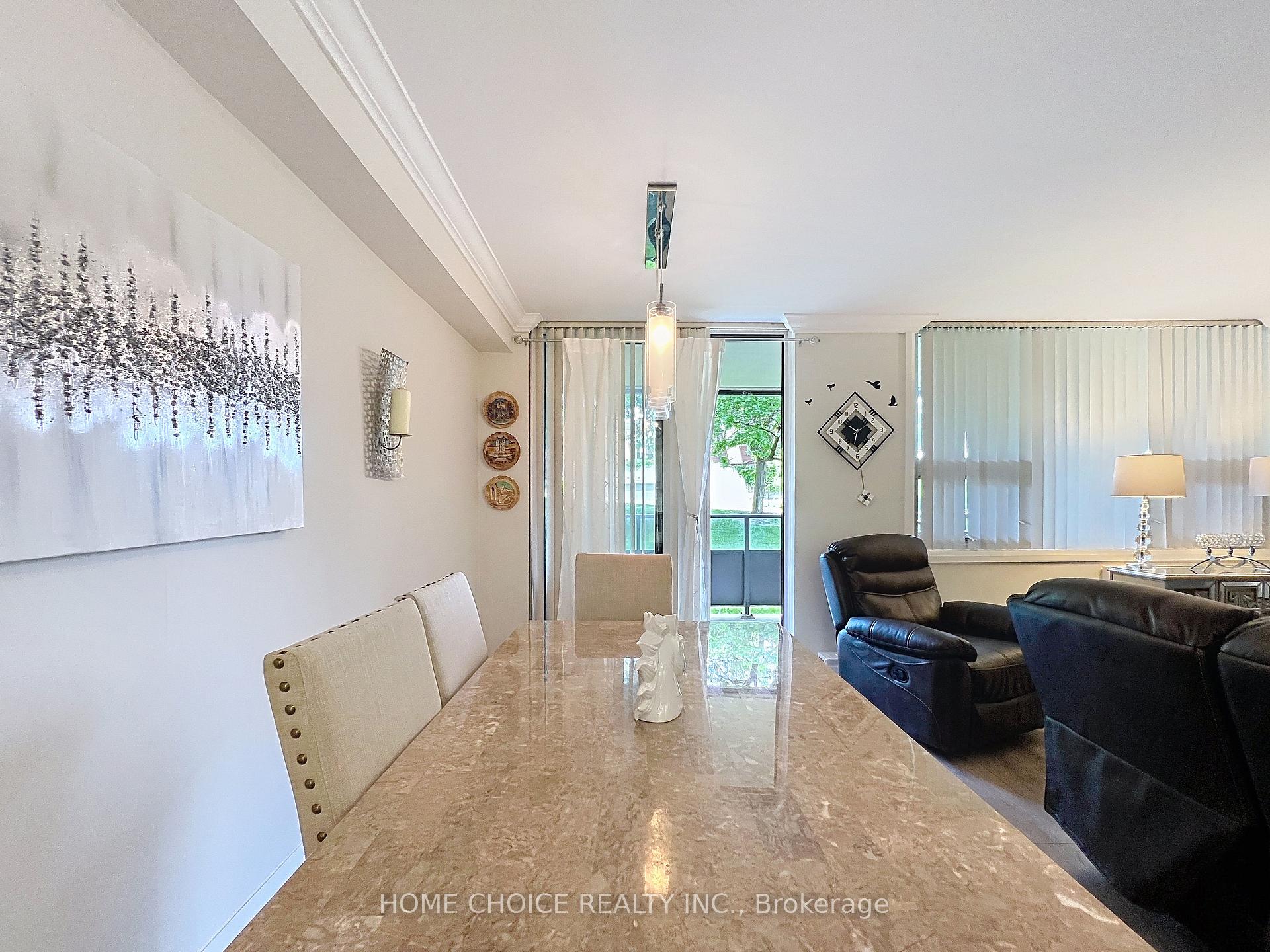 3 Bedrooms Condo at 15 La Rose, Toronto For sale