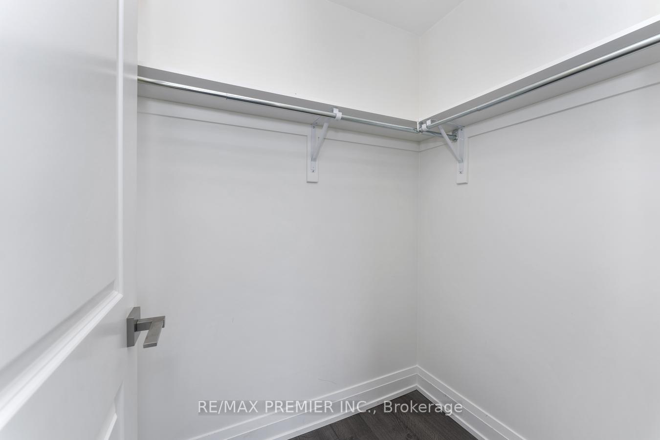 2 Bedrooms Condo at 3600 Highway 7, Vaughan For sale