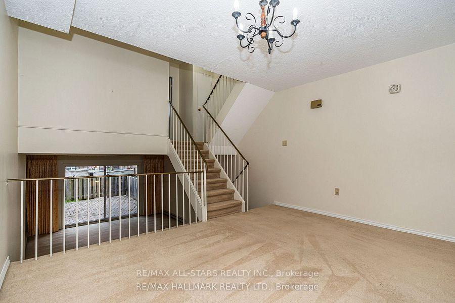 3 Bedrooms Condo at 50 Golf Club, Toronto For sale