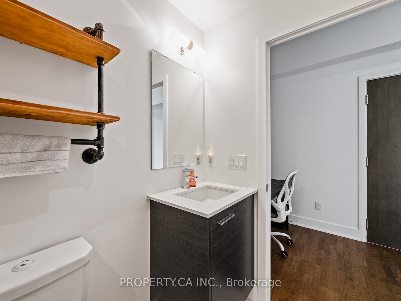 2 Bedrooms Condo at 90 Trinity,  Toronto For sale