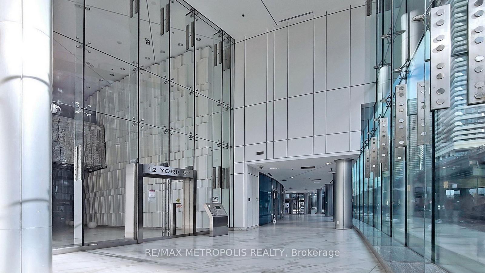 2 Bedrooms Condo at 12 York, Toronto For sale