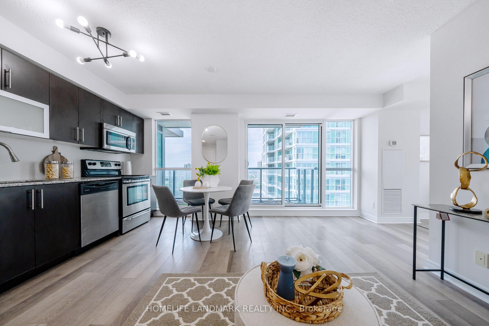 2 Bedrooms Condo at 50 Town Centre, Toronto For sale