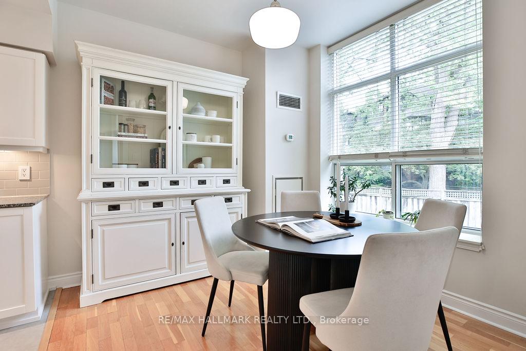 2 Bedrooms Condo at 2511 Bloor, Toronto For sale