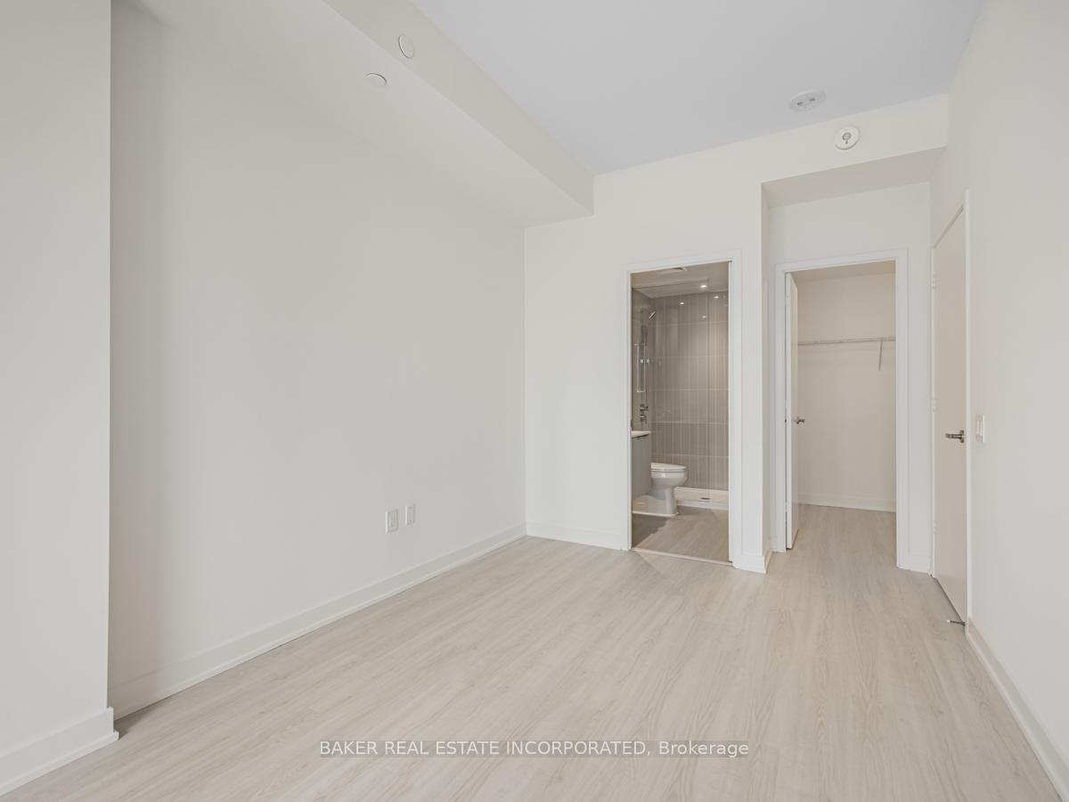 4 Bedrooms Condo at 3883 Quartz,  Mississauga For sale