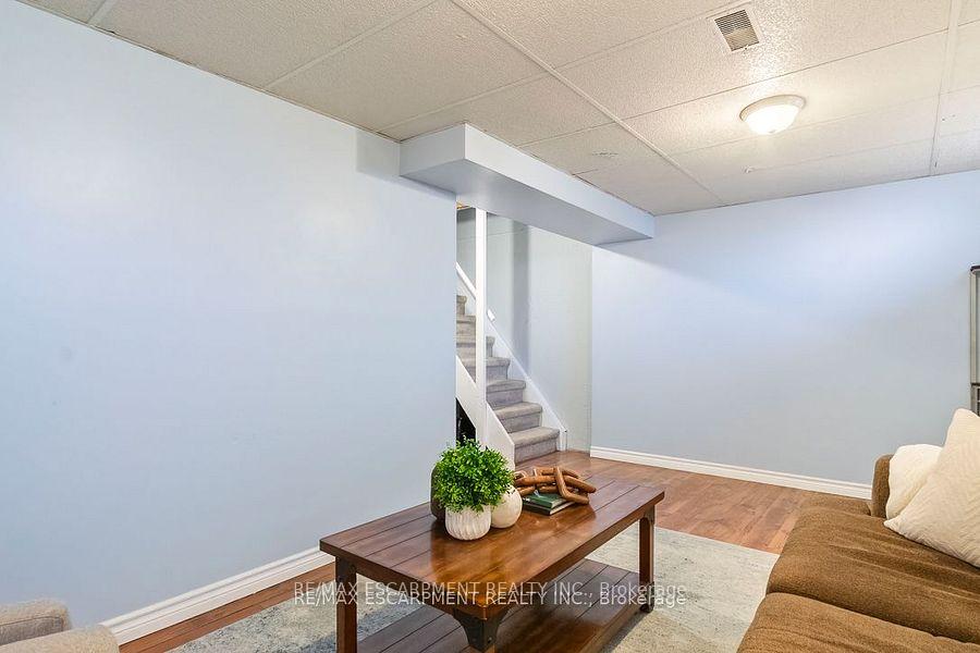 3 Bedrooms Condo at 1301 Upper Gage,  Hamilton For sale