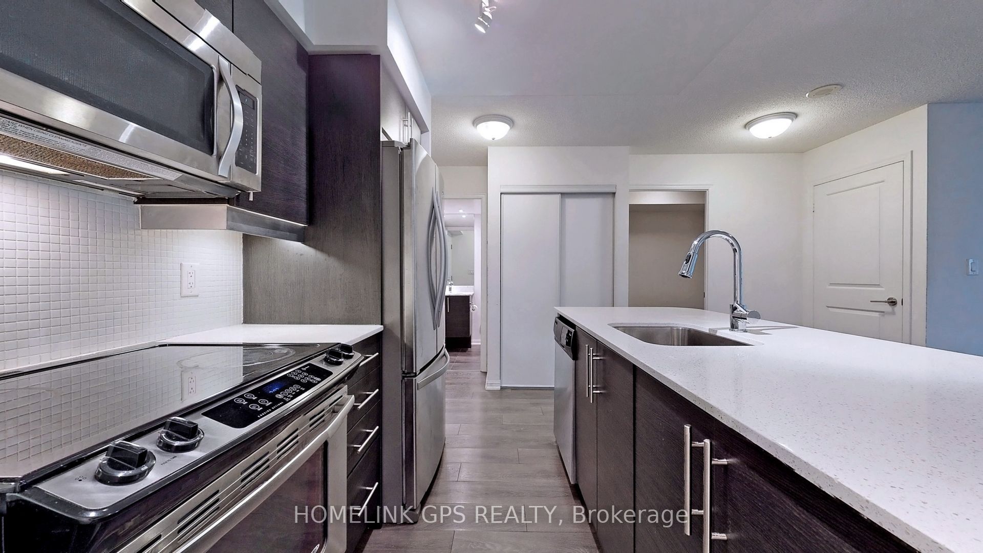 35 Bastion Street, #1814