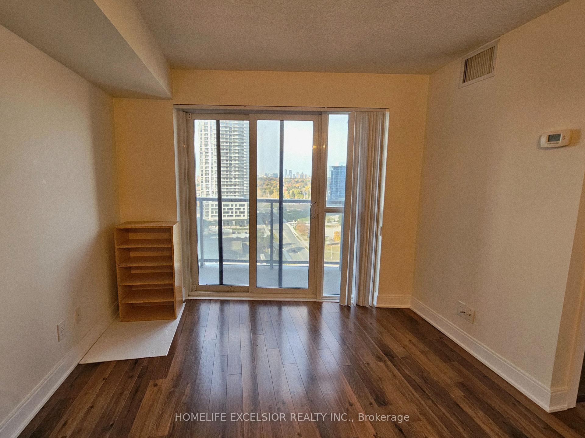 2 Bedrooms Condo at 135 Village Green,  Toronto For sale