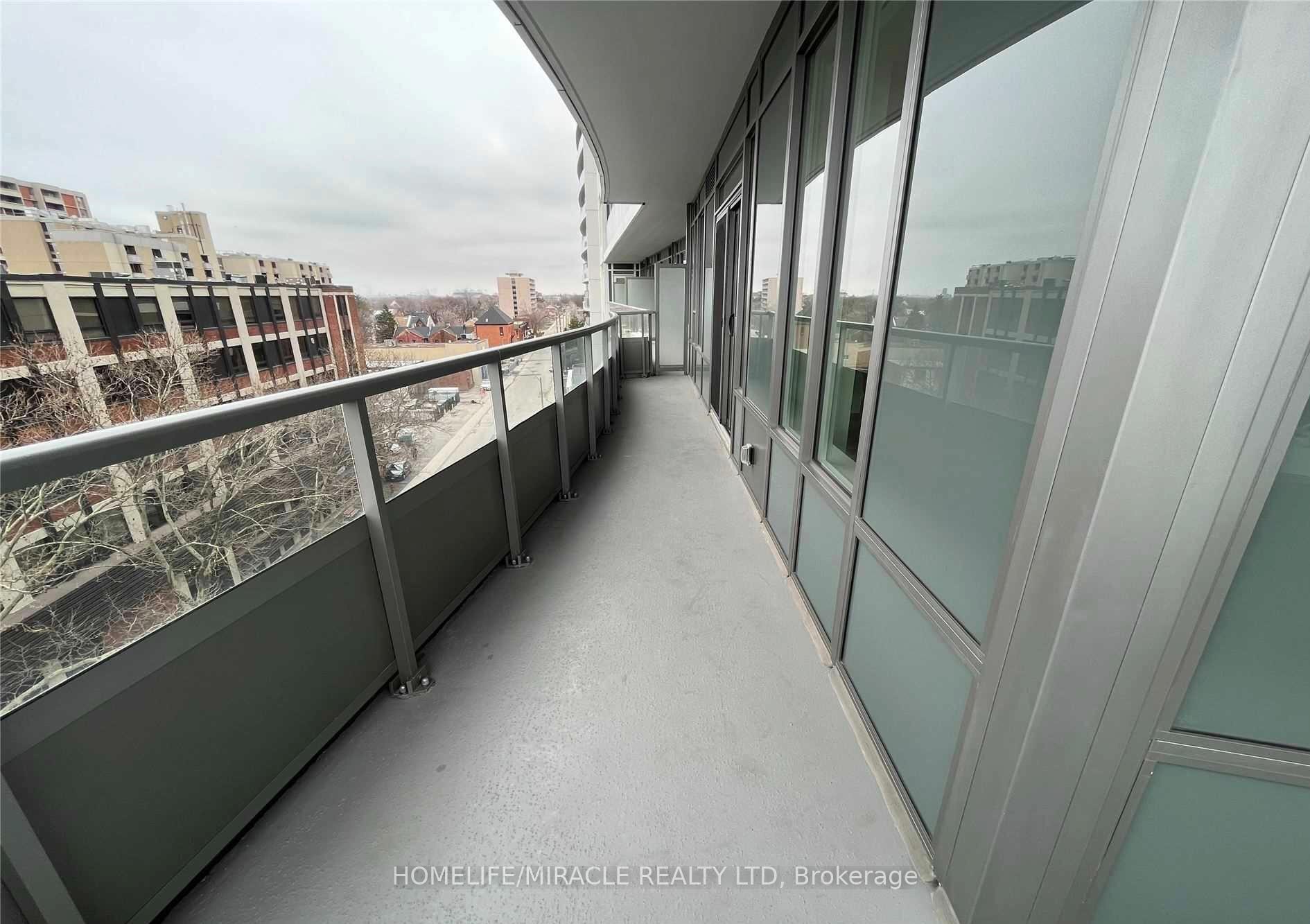 3 Bedrooms Condo at 212 King William, Hamilton For sale