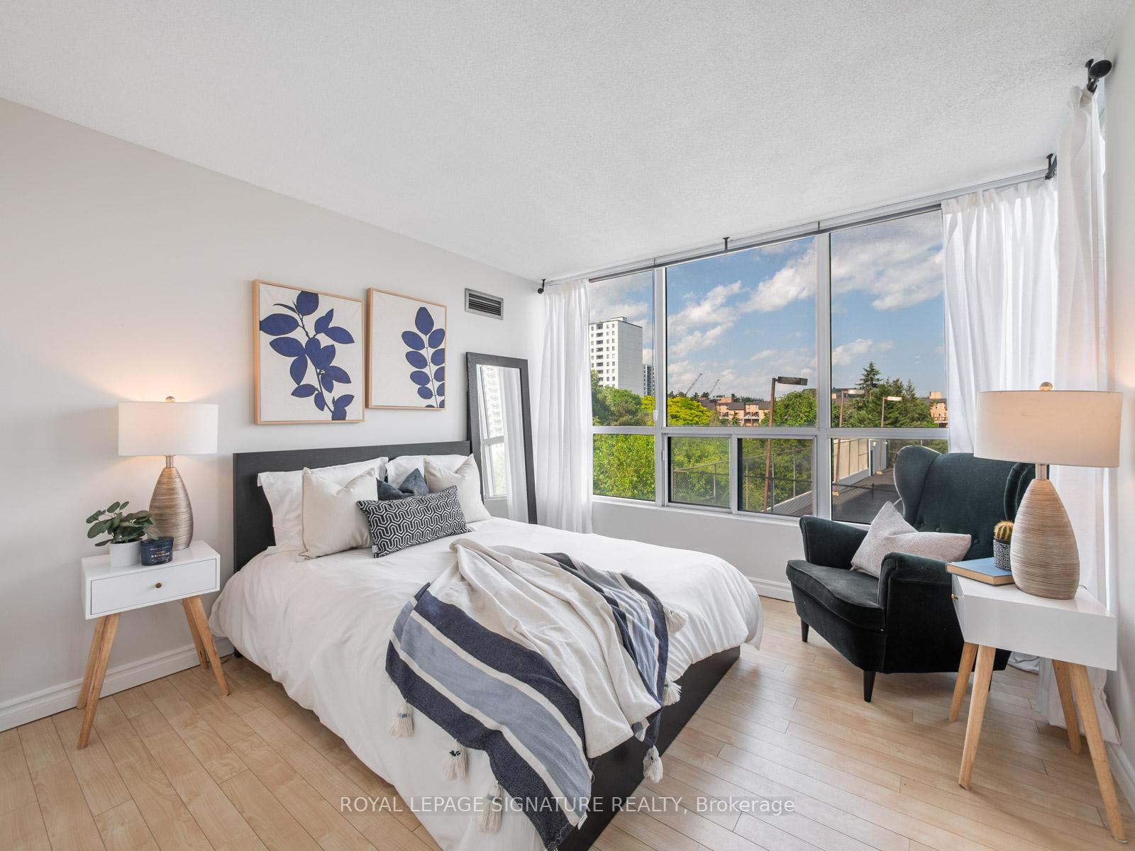 3 Bedrooms Condo at 3050 Ellesmere, Toronto For sale