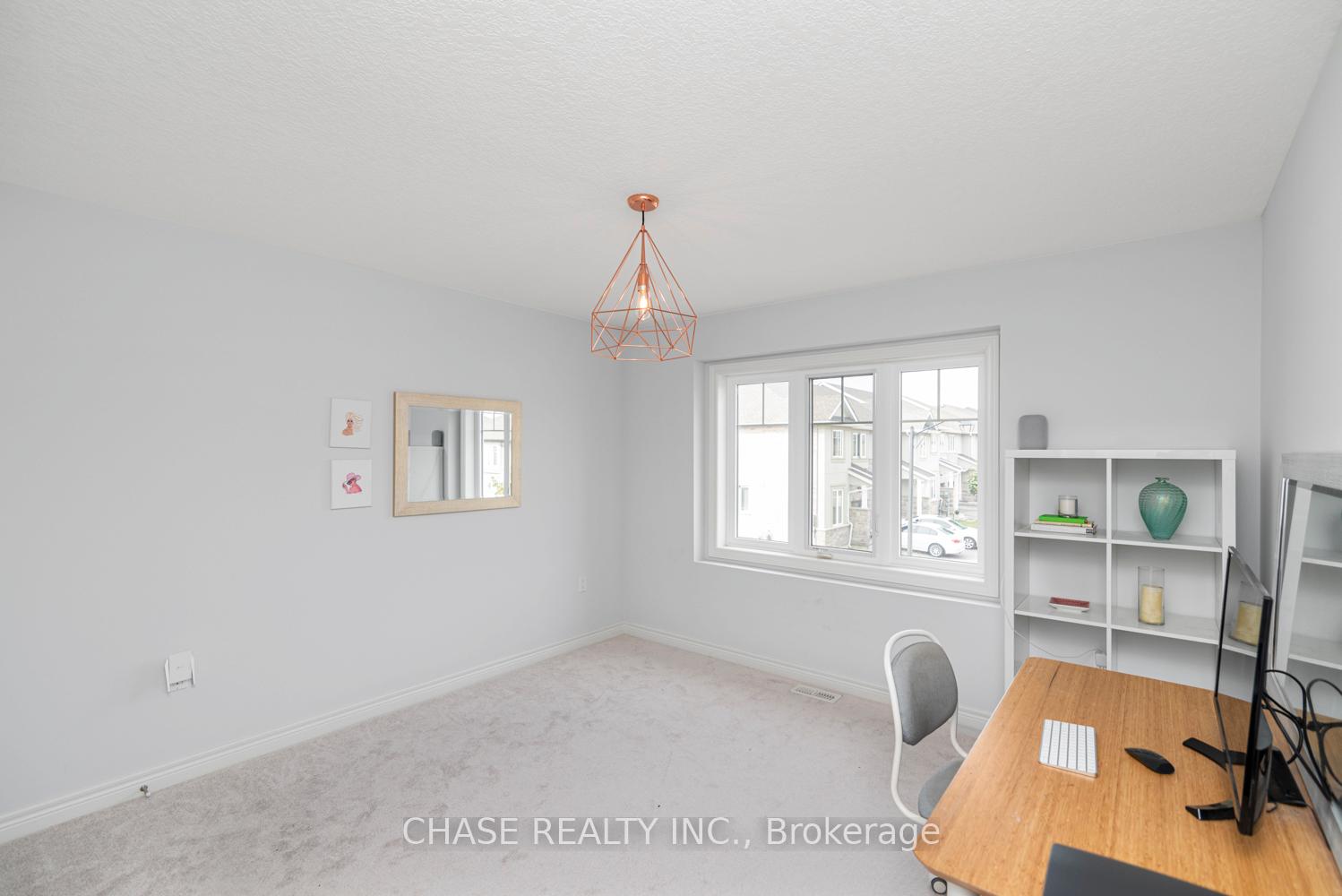 8 Bedrooms Condo at 120 Vineberg,  Hamilton For sale