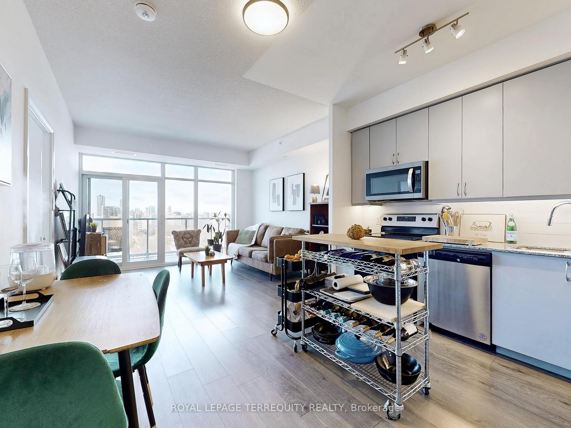 2 Bedrooms Condo at 3220 Sheppard, Toronto For sale