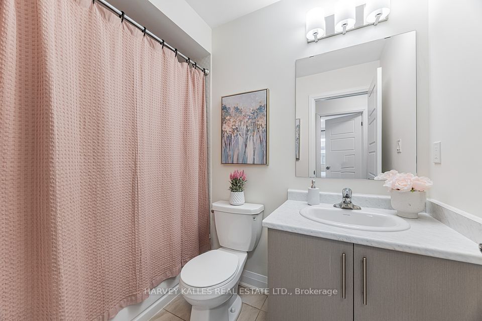 250 Finch Avenue 22